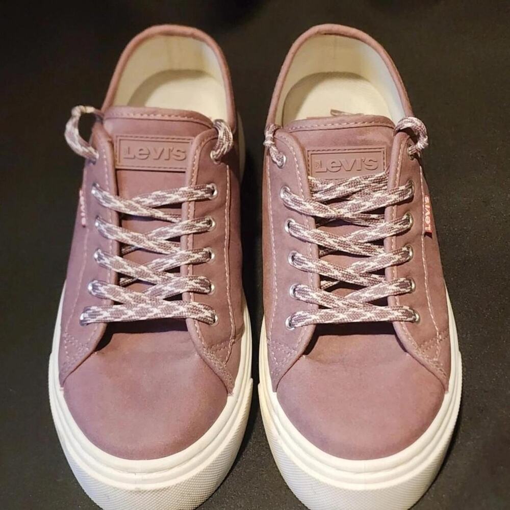 Levis mauve platform sneakers